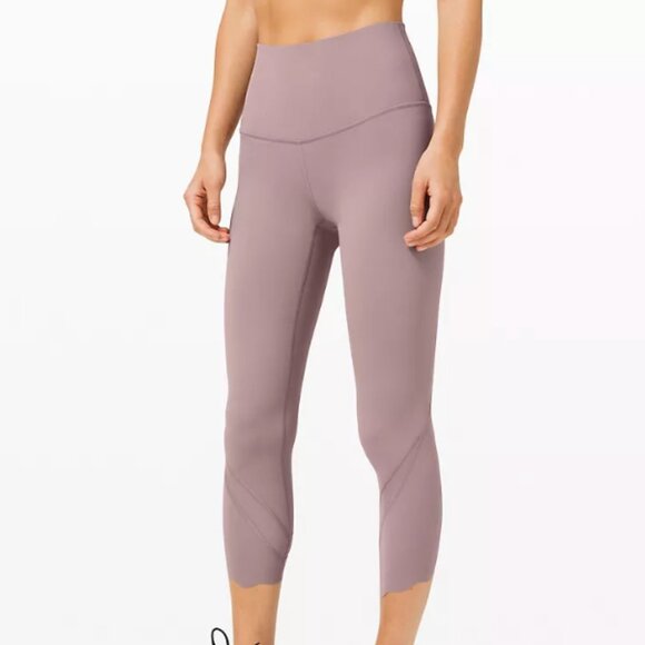 lululemon legging violet verbena mesh 4 scallop crop wunder under tight pant - Picture 3 of 3